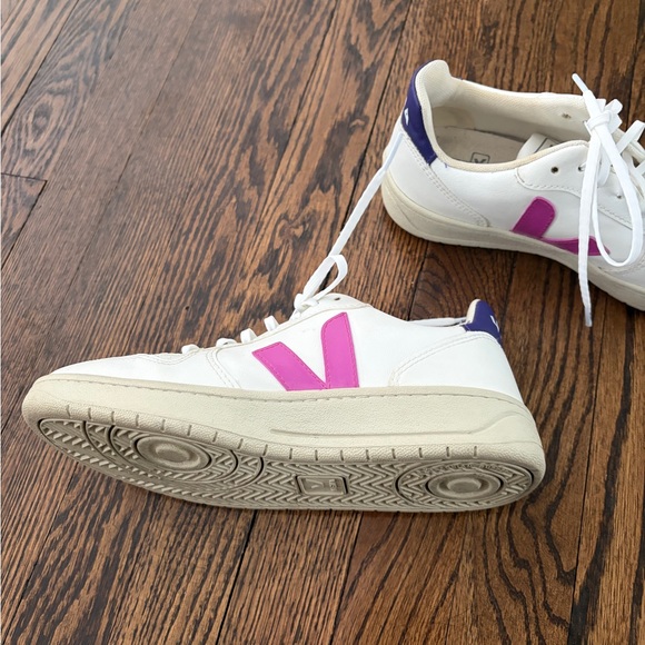 Veja Women's White and Purple Sneakers - Picture 2 of 5